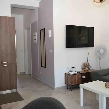 By The Sea Apartman *