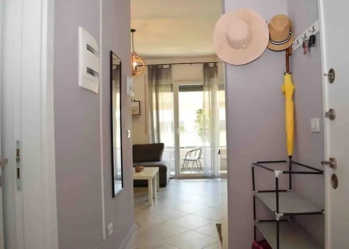 By The Sea Apartment *